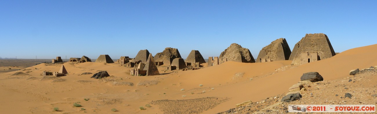 Meroe Pyramids - Northern Cemetery - panorama
Mots-clés: geo:lat=16.93888262 geo:lon=33.75034869 geotagged Hillat ed Darqab Nahr an NÄ«l SDN Soudan Ruines Egypte patrimoine unesco Desert panorama