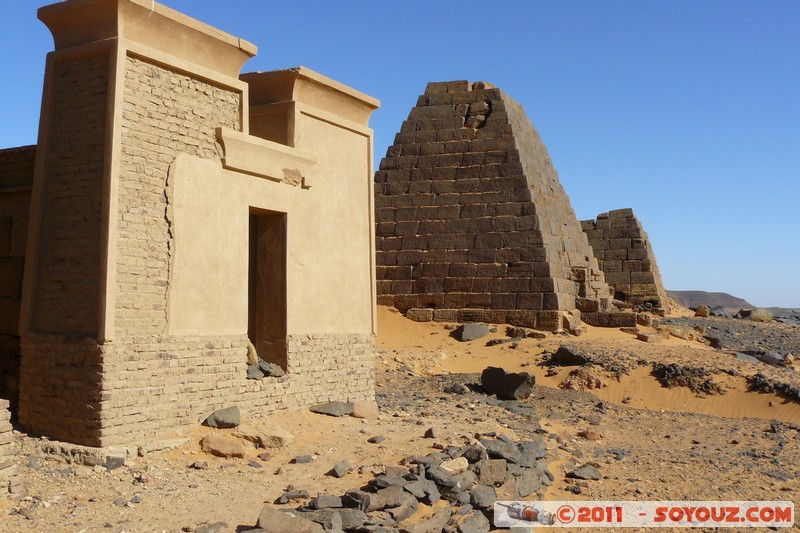 Meroe Pyramids - Southern Cemetery
Mots-clés: geo:lat=16.93444366 geo:lon=33.75104338 geotagged Hillat ed Darqab Nahr an NÄ«l SDN Soudan Ruines Egypte patrimoine unesco Desert