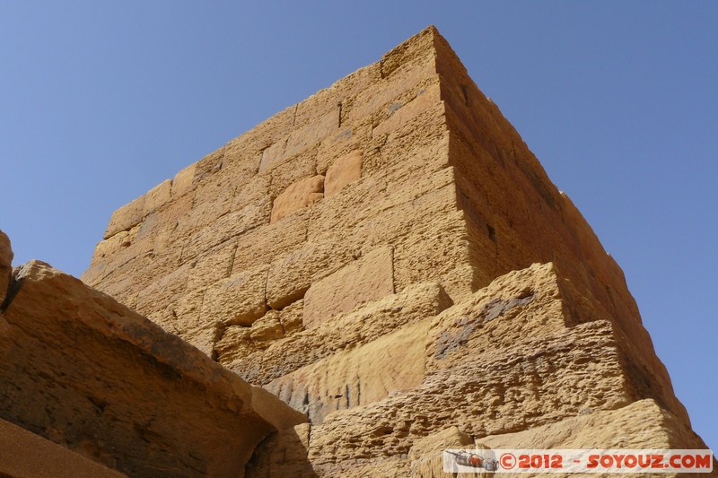 Meroe Pyramids - Northern Cemetery
Mots-clés: geo:lat=16.93736620 geo:lon=33.74885201 geotagged Hillat ed Darqab Nahr an NÄ«l Soudan Ruines egyptiennes patrimoine unesco