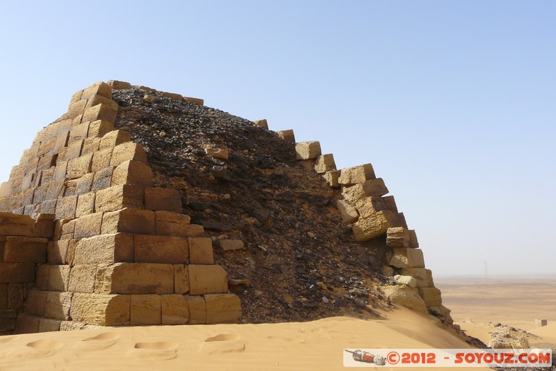 Meroe Pyramids - Northern Cemetery
Mots-clés: geo:lat=16.93738673 geo:lon=33.74885738 geotagged Hillat ed Darqab Nahr an NÄ«l Soudan Ruines egyptiennes patrimoine unesco