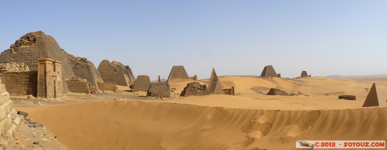 Meroe Pyramids - Northern Cemetery - panorama
Mots-clés: geo:lat=16.93739186 geo:lon=33.74878764 geotagged Hillat ed Darqab Nahr an NÄ«l Soudan Ruines egyptiennes panorama patrimoine unesco