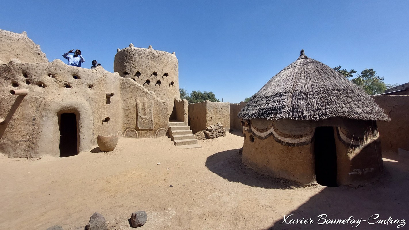 Musee de Gaoui - (ancien) Palais du Sultan
Mots-clés: Chari-Baguirmi Gaoui geo:lat=12.17904230 geo:lon=15.14870346 geotagged TCD Tchad Musee de Gaoui Palais du Sultan