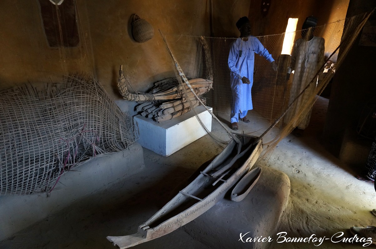 Musee de Gaoui - Modeles de bateaux traditionnels
Mots-clés: Chari-Baguirmi Gaoui geo:lat=12.17900232 geo:lon=15.14868401 geotagged TCD Tchad Musee de Gaoui