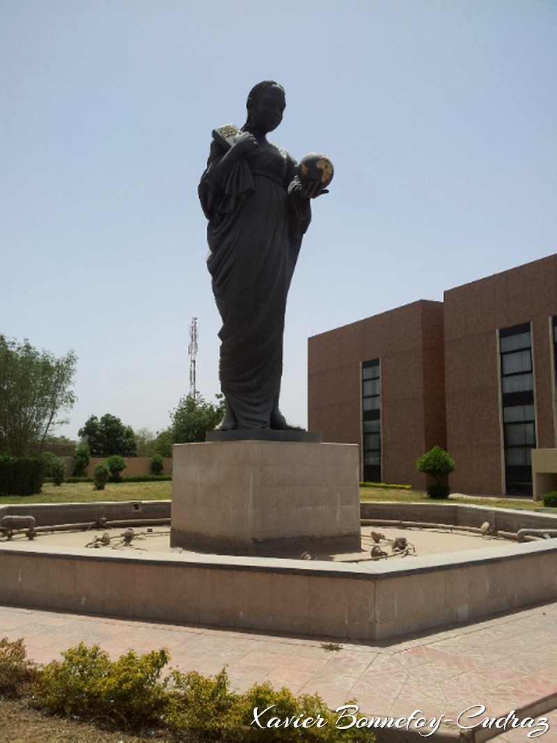 N'Djamena - Musee National du Tchad
Mots-clés: Am-Riguéb geo:lat=12.12579918 geo:lon=15.07740632 geotagged TCD Tchad Ville de N'Djamena N'Djamena Musee National du Tchad sculpture