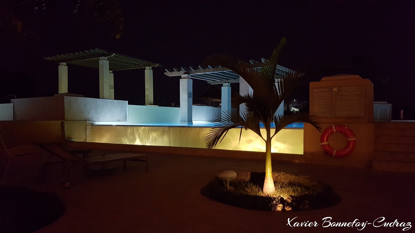 N'Djamena - ex Hilton Hotel
Mots-clés: Fort Foureau geo:lat=12.08859571 geo:lon=15.06512046 geotagged TCD Tchad Ville de N'Djamena N'Djamena Nuit Hilton