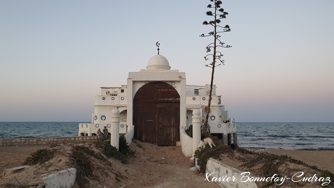 La Marsa Plage - Kobbet El Haoua
Mots-clés: geo:lat=36.88571142 geo:lon=10.33376947 geotagged La Marsa Plage TUN Tunisie Tunis La Marsa Kobbet El Haoua Mer