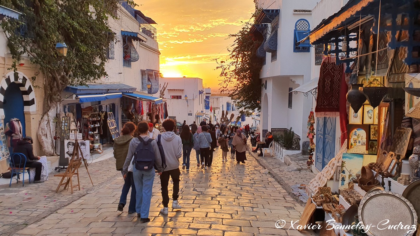 Sidi Bou Saïd - Coucher de Soleil
Mots-clés: geotagged Sidi Bou Saïd TUN Tūnis Tunisie Tunis Carthage sunset crepuscule Dusk