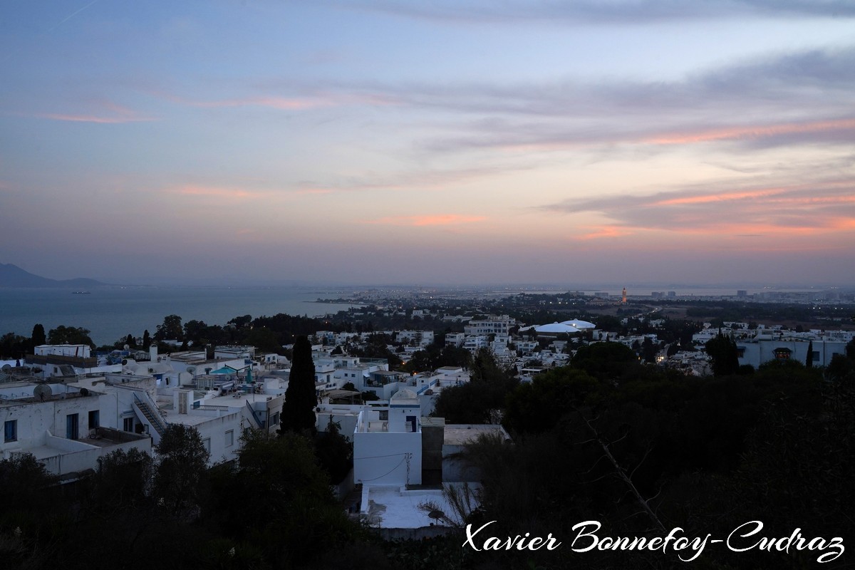 Sidi Bou Saïd - Heure bleue
Mots-clés: Dar Mimoun Bey geo:lat=36.87216626 geo:lon=10.34805022 geotagged TUN Tūnis Tunisie Sidi Bou Saïd Tunis Carthage sunset