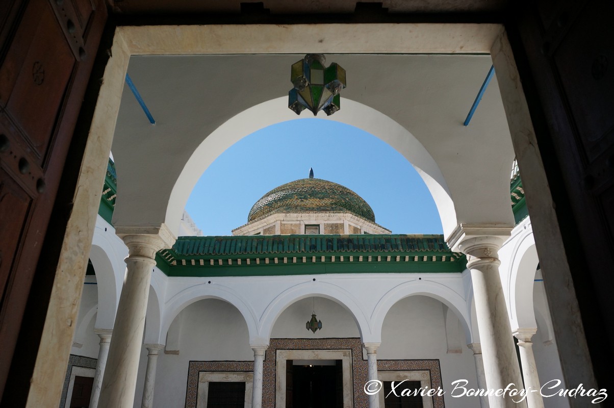 Tunis - Medina - Tourbet El Bey
Mots-clés: geo:lat=36.79379000 geo:lon=10.17325741 geotagged Tourbet El Bey TUN Tūnis Tunisie cimetiere Medina