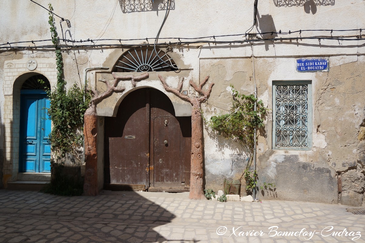 Tunis - Medina - Porte
Mots-clés: geo:lat=36.79500600 geo:lon=10.17303700 geotagged Tourbet El Bey TUN Tūnis Tunisie Porte Medina