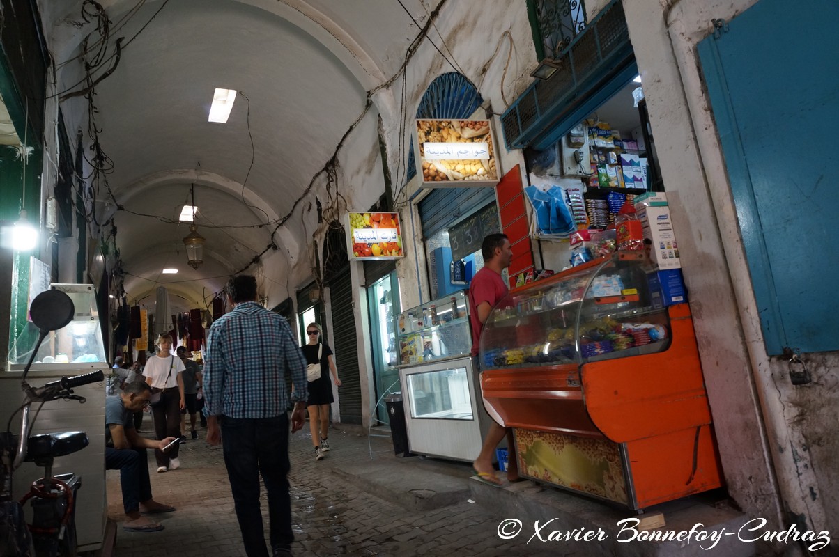 Tunis - Medina - Souk
Mots-clés: geo:lat=36.79637940 geo:lon=10.17162300 geotagged Tourbet El Bey TUN Tūnis Tunisie Souk Medina Marche