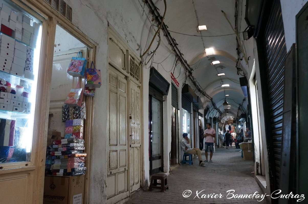 Tunis - Medina - Souk
Mots-clés: geo:lat=36.79660522 geo:lon=10.17111164 geotagged Tourbet El Bey TUN Tūnis Tunisie Souk Medina Marche