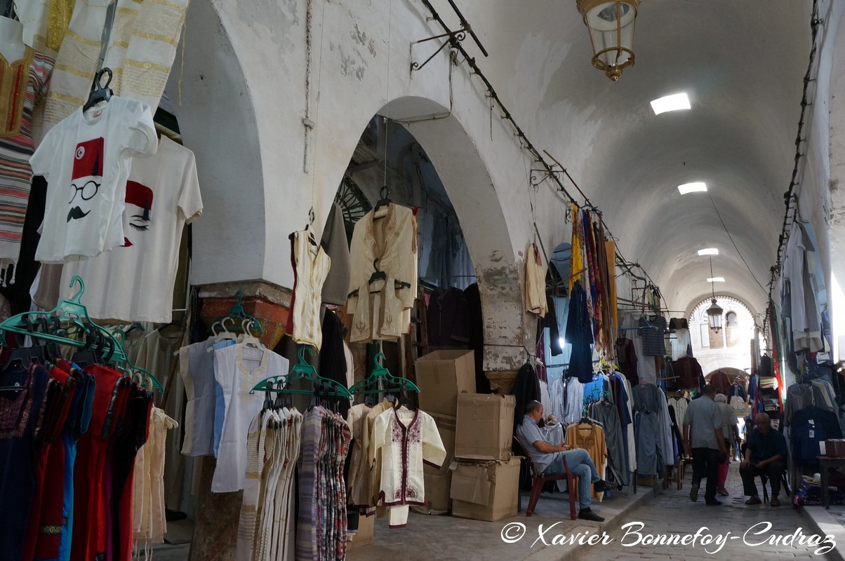 Tunis - Medina - Souk
Mots-clés: geo:lat=36.79722500 geo:lon=10.17078975 geotagged La Kasbah TUN Tūnis Tunisie Souk Medina Marche