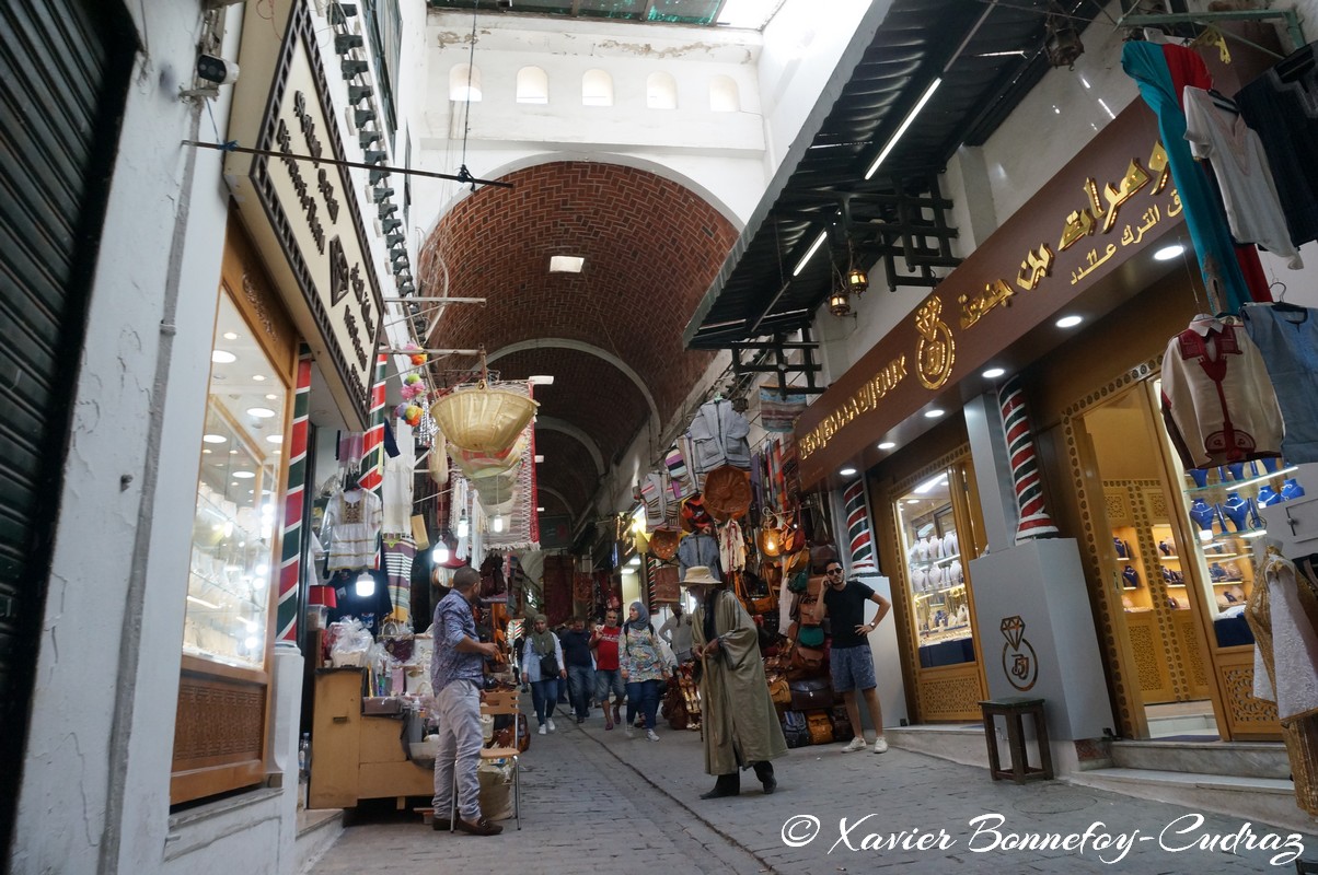 Tunis - Medina - Souk
Mots-clés: geo:lat=36.79735000 geo:lon=10.17049800 geotagged La Kasbah TUN Tūnis Tunisie Souk Medina Marche