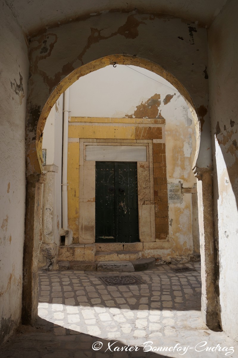 Tunis - Medina - Porte
Mots-clés: El Bostane geo:lat=36.79944691 geo:lon=10.16849067 geotagged TUN Tūnis Tunisie Medina Porte