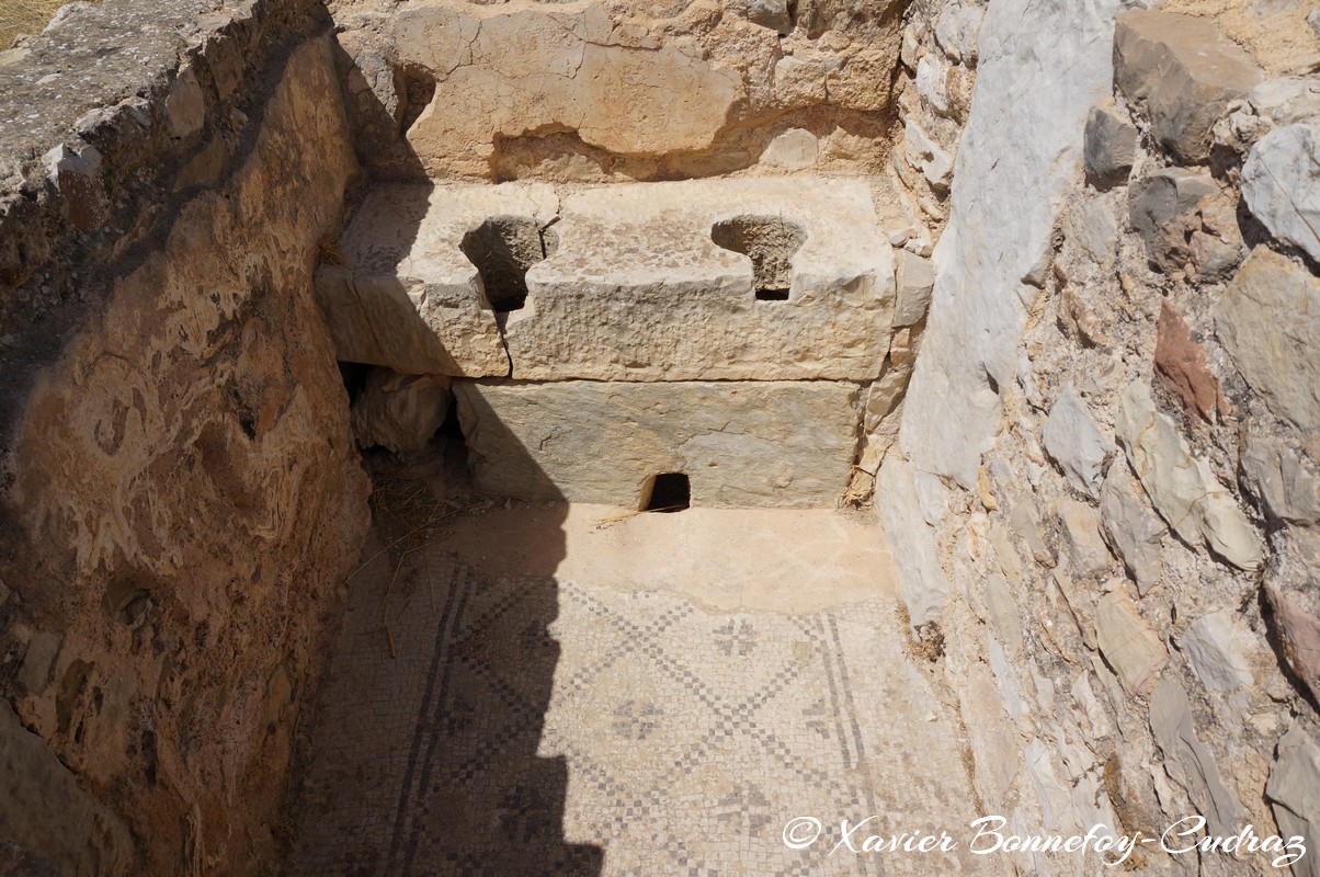 Bulla Regia - Maison de la chasse - Latrines
Mots-clés: El Hammam geo:lat=36.56019592 geo:lon=8.75308203 geotagged Jundūbah TUN Tunisie Bulla Regia Ruines romaines Ruines Romain Jendouba Maison de la chasse