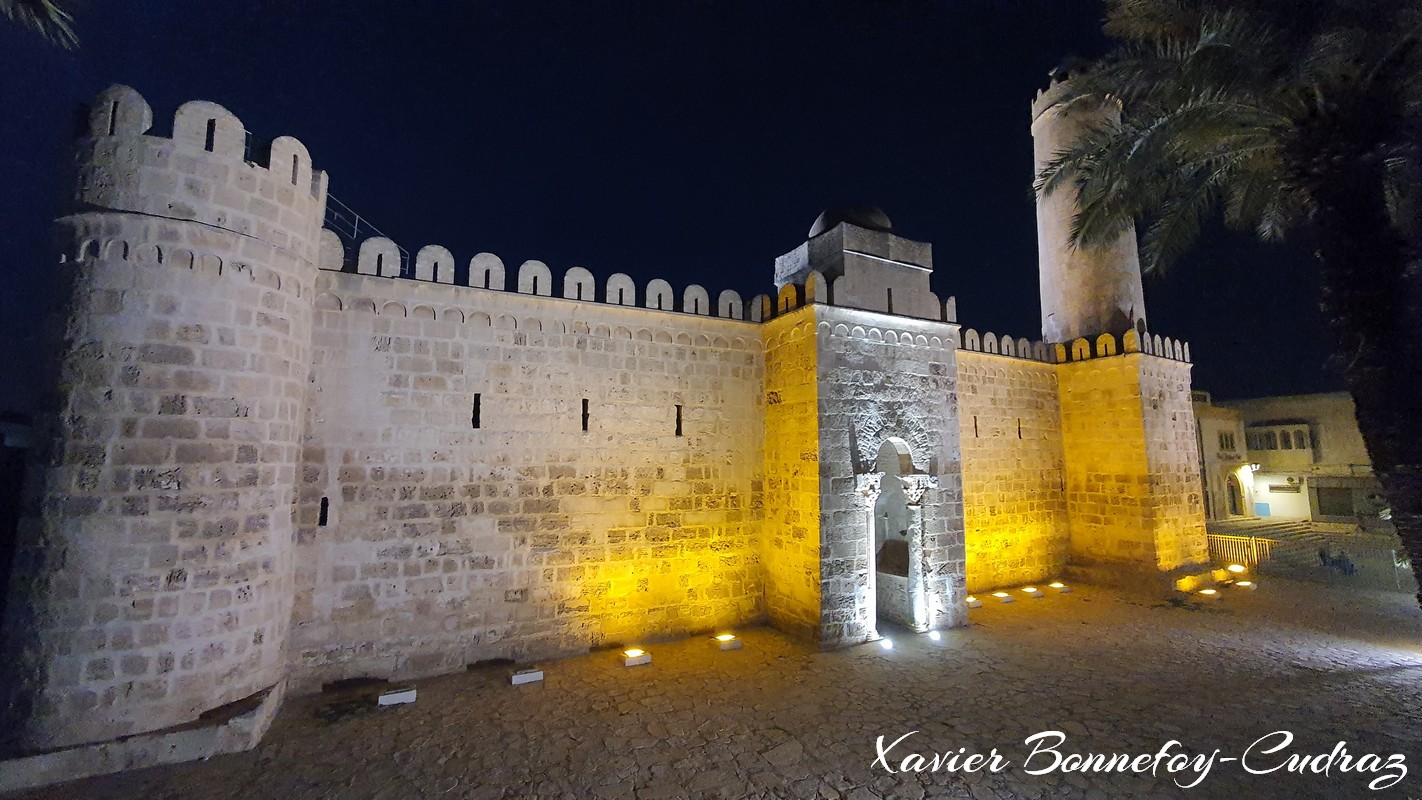 Sousse by Night - La Medina - Ribat
Mots-clés: geo:lat=35.82732095 geo:lon=10.63863941 geotagged La Medina Sūsah TUN Tunisie Sousse patrimoine unesco Nuit Ribat Fort