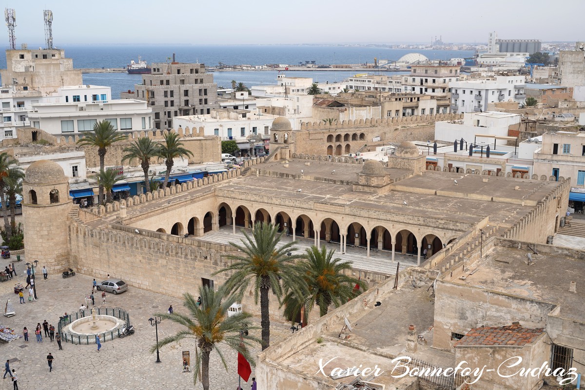 Sousse - La Medina - Vue depuis le Ribat - La Grande Mosquee
Mots-clés: geo:lat=35.82751232 geo:lon=10.63908331 geotagged La Medina Sūsah TUN Tunisie Sousse patrimoine unesco Ribat Fort La Grande Mosquee de Sousse Mosque Religion Mer