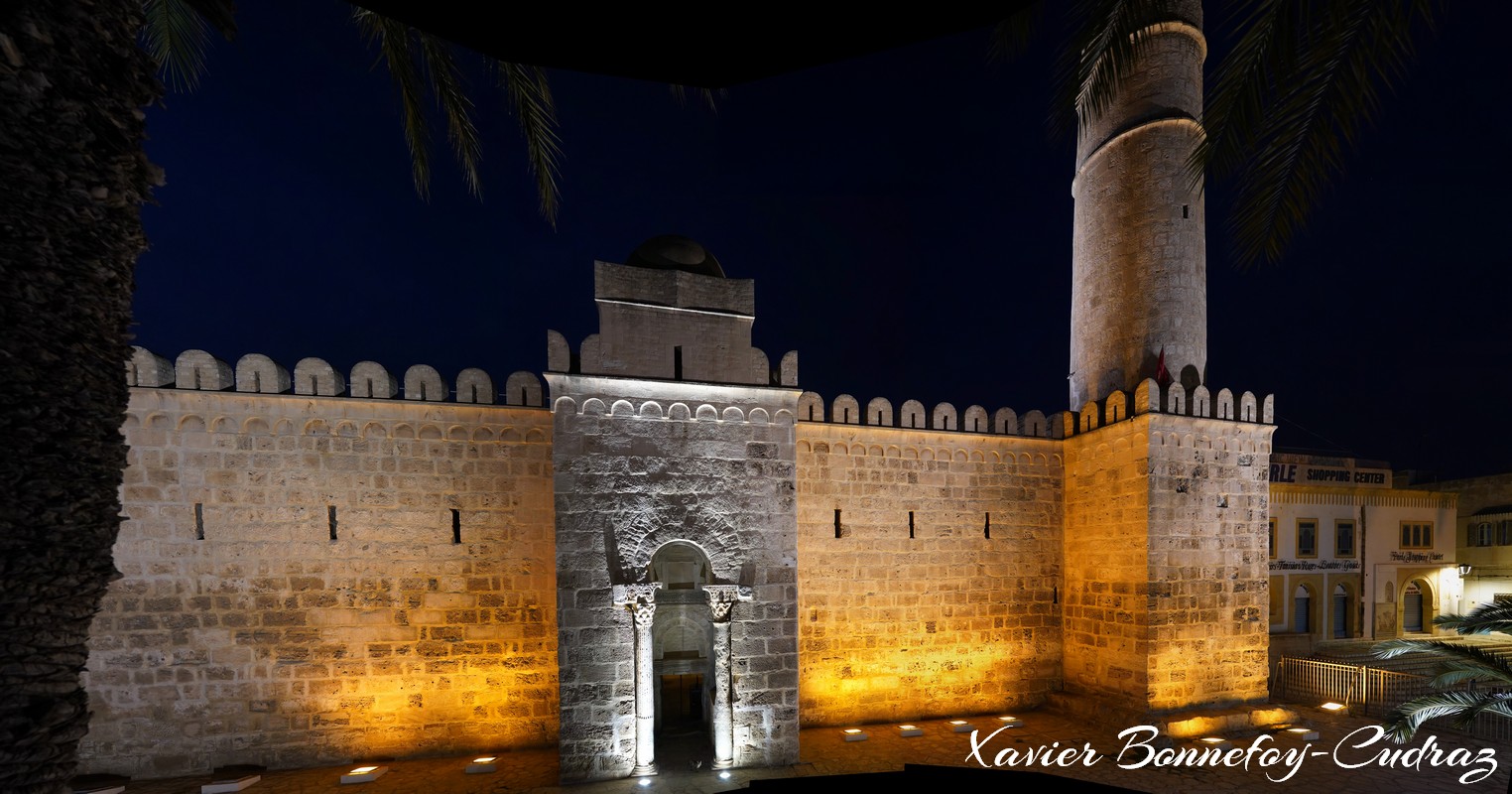 Sousse by Night - La Medina - Ribat
Mots-clés: geo:lat=35.82731660 geo:lon=10.63878156 geotagged La Medina Sūsah TUN Tunisie Sousse patrimoine unesco Nuit Ribat Fort