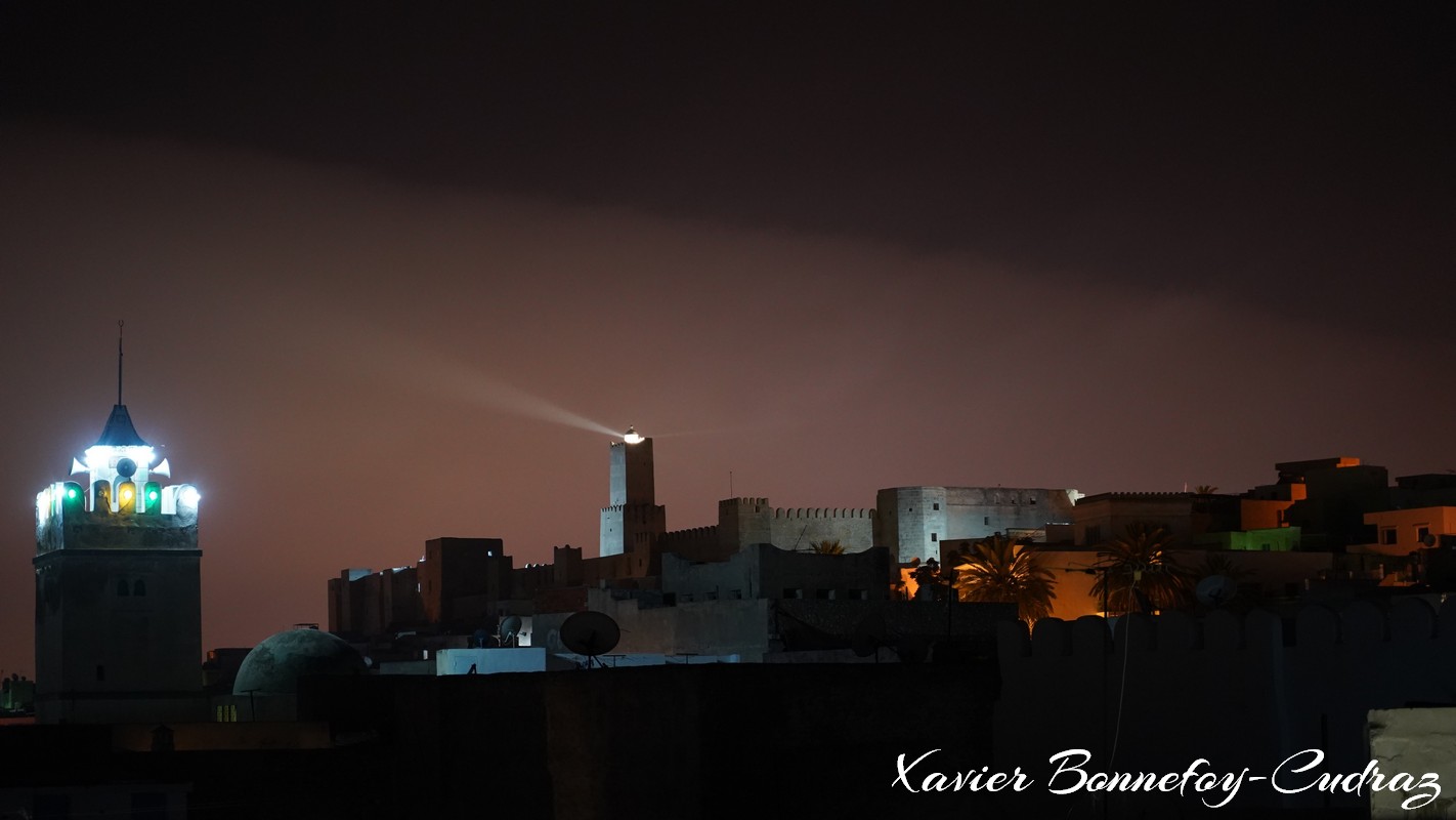 Sousse by Night - La Medina - Dar Lekbira
Mots-clés: geo:lat=35.82608952 geo:lon=10.63789509 geotagged La Medina Sūsah TUN Tunisie Sousse patrimoine unesco Nuit Dar Lekbira Musee archeologique de Sousse Kasbah