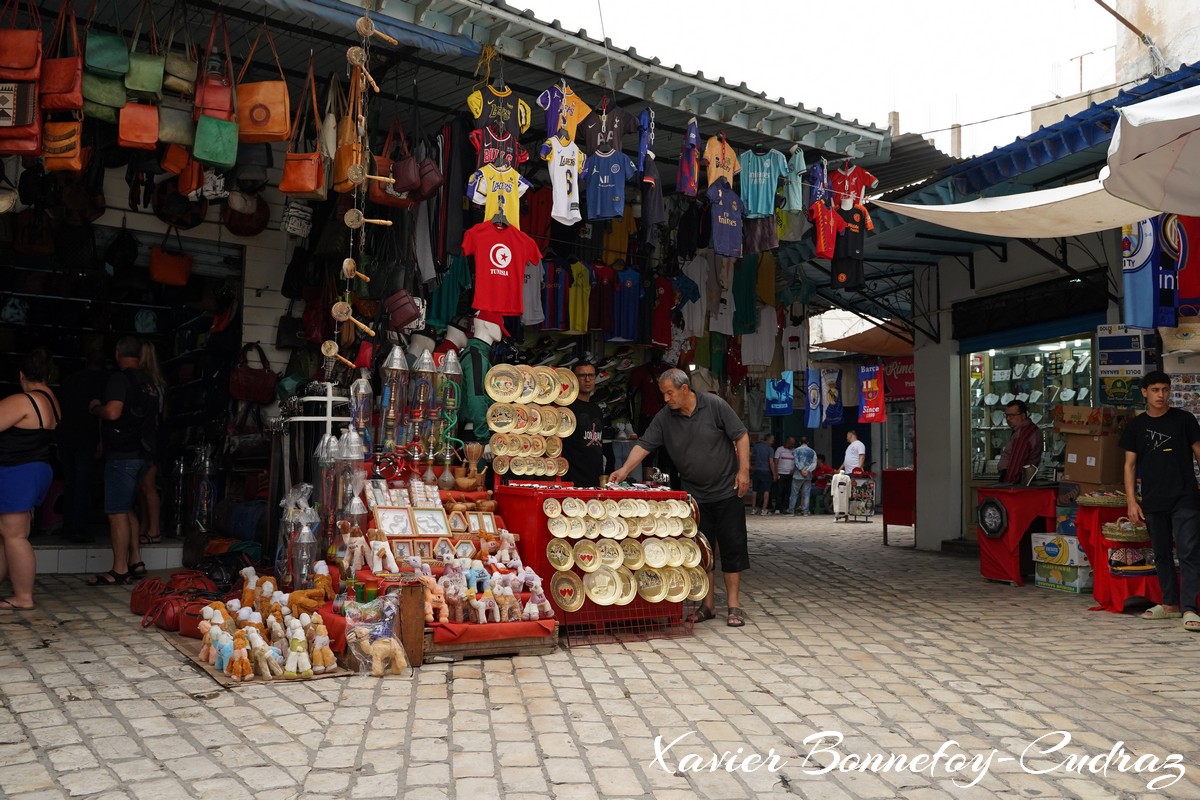 Sousse - La Medina - Souk
Mots-clés: geo:lat=35.82444214 geo:lon=10.63848048 geotagged Sousse Sūsah TUN Tunisie La Medina patrimoine unesco Souk Marche personnes