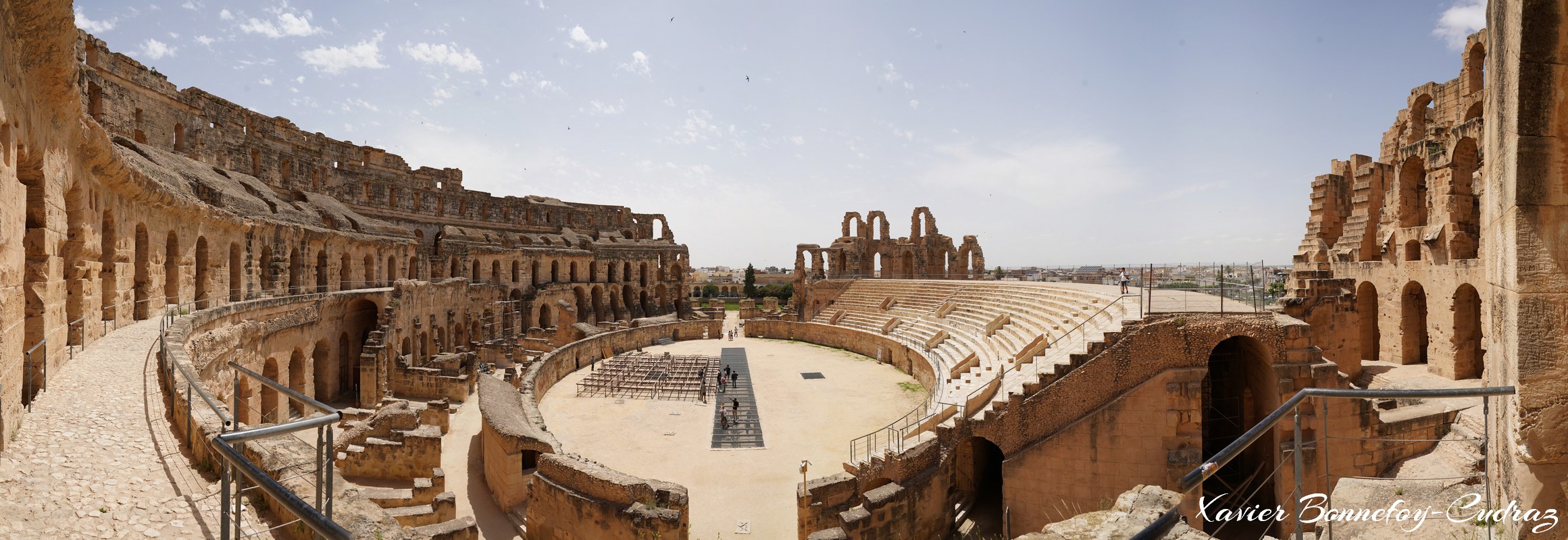 El Jem - Amphitheatre - Panorama
Mots-clés: Al Mahdīyah El Jem geo:lat=35.29656775 geo:lon=10.70745483 geotagged TUN Tunisie Mahdia Amphitheatre Ruines Ruines romaines patrimoine unesco panorama