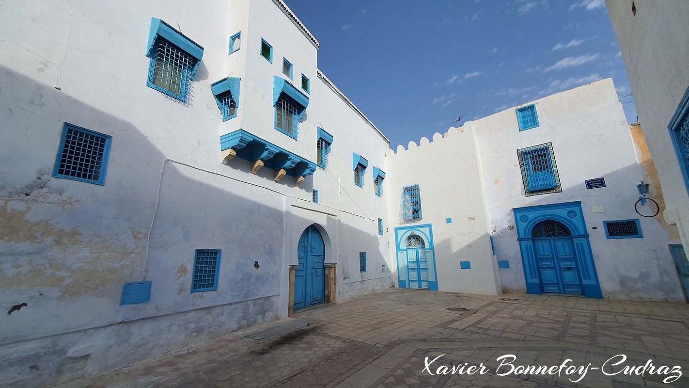 Kairouan - Medina - Placette Bouras
Mots-clés: Al Qayrawān Barrouta geo:lat=35.67648197 geo:lon=10.10200582 geotagged TUN Tunisie Kairouan patrimoine unesco Medina Placette Bouras