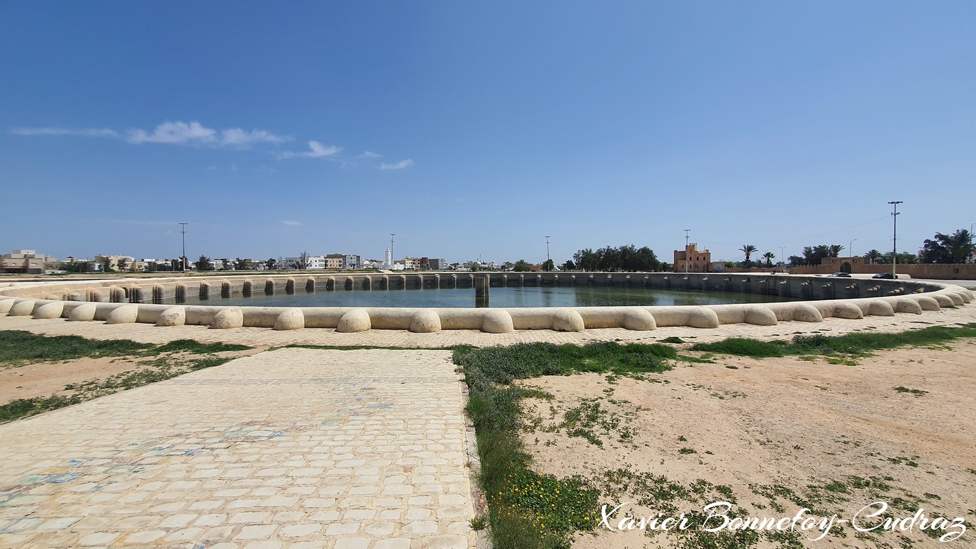 Kairouan - Bassins des Aghlabides
Mots-clés: Al Qayrawān Cité Essahbi II geo:lat=35.68600176 geo:lon=10.09485841 geotagged TUN Tunisie Kairouan patrimoine unesco Bassins des Aghlabides