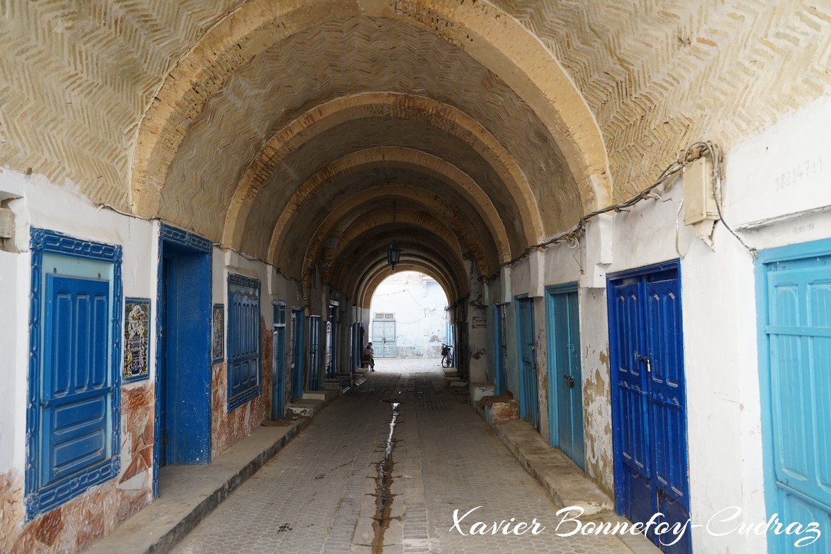 Kairouan - Medina - Souk
Mots-clés: Al Qayrawān geo:lat=35.67683167 geo:lon=10.10182276 Marché el Haddadine geotagged TUN Tunisie Kairouan patrimoine unesco Medina