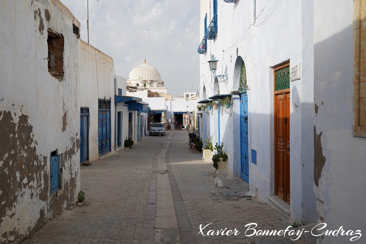 Kairouan - Medina
Mots-clés: Al Qayrawān geo:lat=35.67714106 geo:lon=10.10218218 geotagged Marché el Haddadine TUN Tunisie Kairouan patrimoine unesco Medina