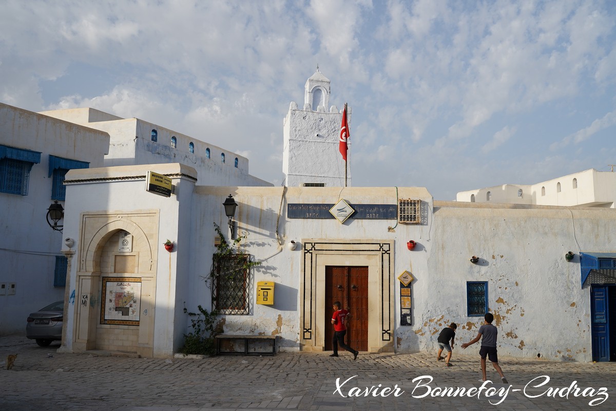 Kairouan - Medina - Place J'raba - Bureau de Poste
Mots-clés: Al Qayrawān geo:lat=35.67774132 geo:lon=10.10195553 geotagged Marché el Haddadine TUN Tunisie Kairouan patrimoine unesco Medina