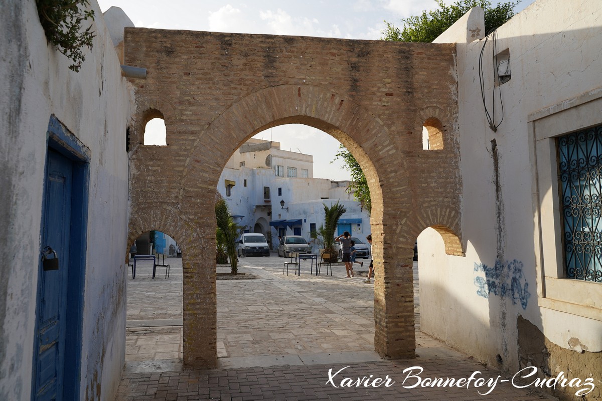 Kairouan - Medina - Place J'raba - Bureau de Poste
Mots-clés: Al Qayrawān geo:lat=35.67754414 geo:lon=10.10199711 geotagged Marché el Haddadine TUN Tunisie Kairouan patrimoine unesco Medina