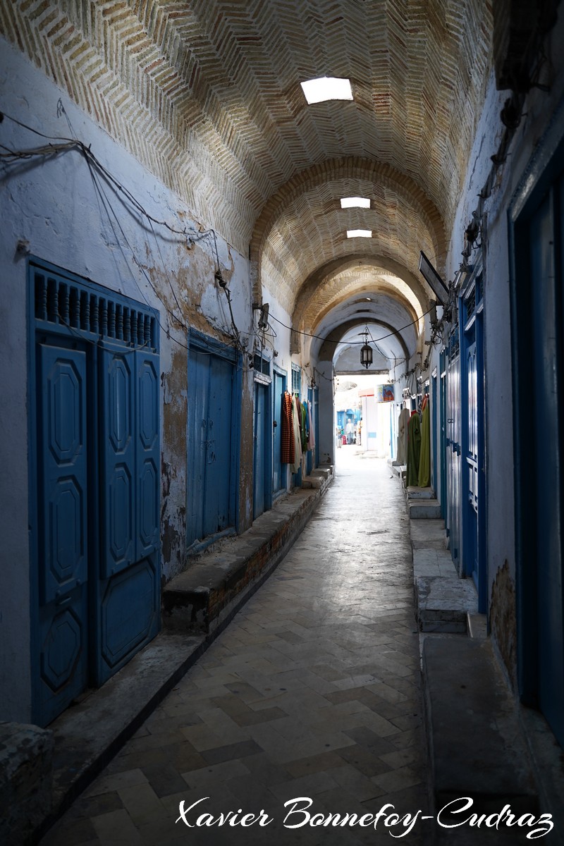 Kairouan - Medina - Souk
Mots-clés: Al Qayrawān geo:lat=35.67765199 geo:lon=10.10158136 geotagged Marché el Haddadine TUN Tunisie Kairouan patrimoine unesco Medina Souk