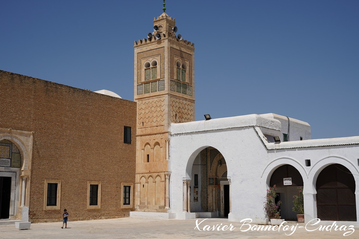 Kairouan - Mosquee du Barbier (mausolee de Sidi Sahbi)
Mots-clés: Al Qayrawān El Mourstane geo:lat=35.68223058 geo:lon=10.09075329 geotagged TUN Tunisie Kairouan patrimoine unesco Mosquee du Barbier Mausolee de Sidi Sahbi Mosque Religion