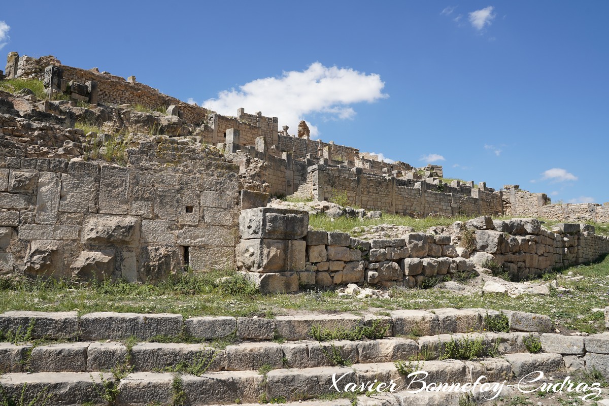Dougga
Mots-clés: Bājah Dougga geo:lat=36.42139953 geo:lon=9.21929687 geotagged TUN Tunisie Beja Thugga Ruines Ruines romaines patrimoine unesco