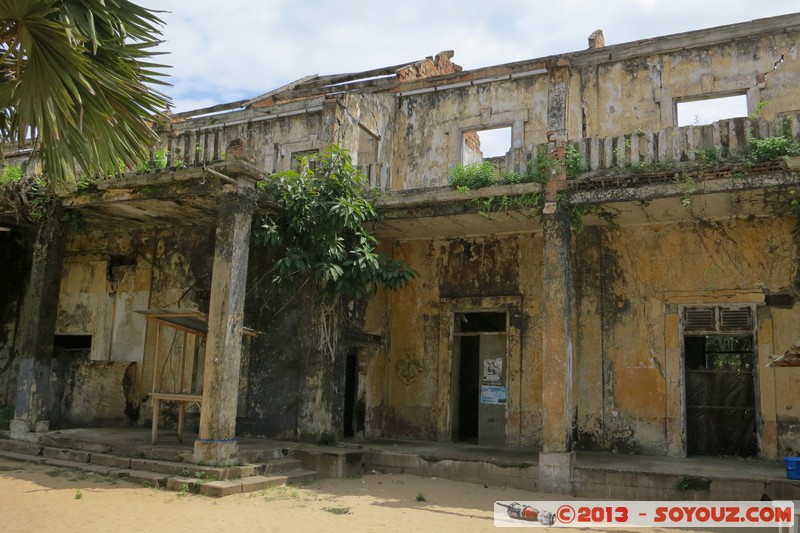 Grand-Bassam - Palais de Justice
Mots-clés: CIV CÃ´te d&#039;Ivoire France geo:lat=5.19568478 geo:lon=-3.73681068 geotagged Lagunes patrimoine unesco Grand Bassam Ruines Colonial Francais