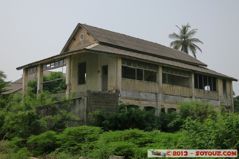 Grand-Bassam
Mots-clés: CIV CÃ´te d'Ivoire patrimoine unesco Grand Bassam Colonial Francais Ruines France geo:lat=5.19657695 geo:lon=-3.73914957 geotagged Lagunes