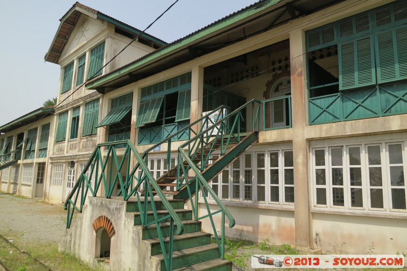 Grand-Bassam - Ancien batiment des PTT
Mots-clés: CIV CÃ´te d'Ivoire patrimoine unesco Grand Bassam Colonial Francais Ruines France geo:lat=5.19538026 geo:lon=-3.73534620 geotagged Lagunes