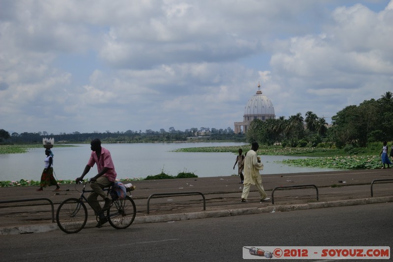 Yamoussoukro
Mots-clés: Lac