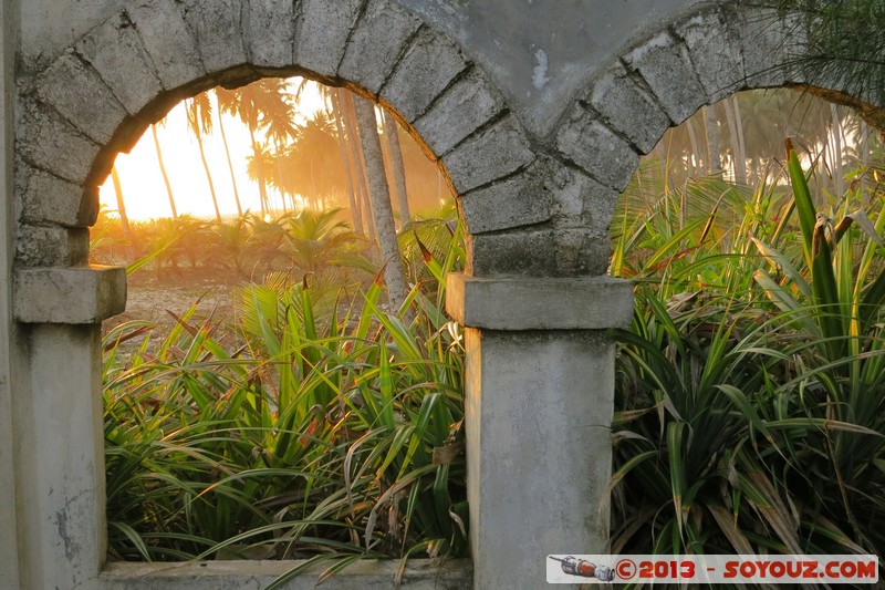 Assinie - Maison abandonnee
Mots-clés: CIV CÃ´te d&#039;Ivoire Sud-Como Ruines sunset