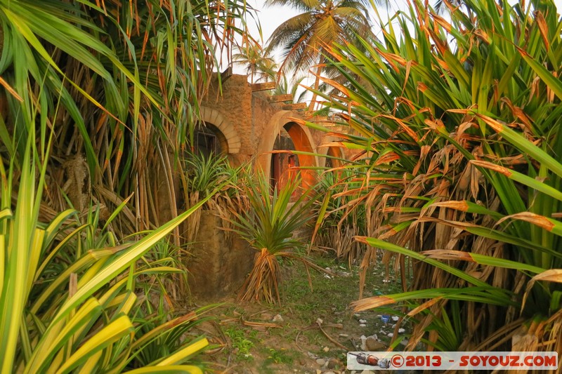 Assinie - Maison abandonnee
Mots-clés: CIV CÃ´te d&#039;Ivoire Sud-Como Ruines sunset