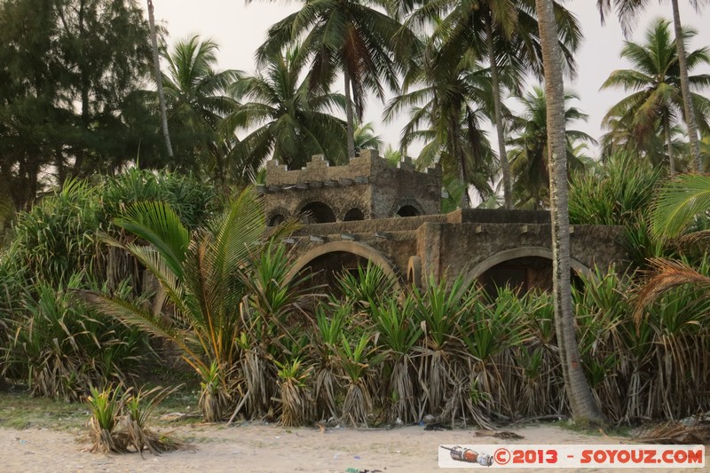 Assinie - Maison abandonnee
Mots-clés: CIV CÃ´te d&#039;Ivoire Sud-Como Ruines