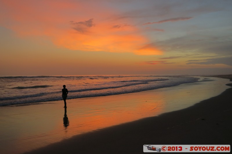 Assinie - Coucher de Soleil
Mots-clés: CIV CÃ´te d&#039;Ivoire Sud-Como mer sunset personnes plage