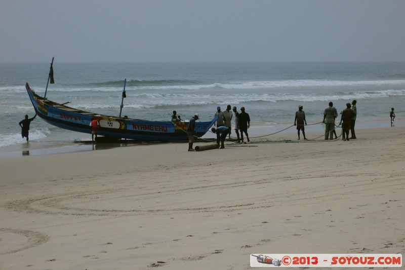 Assinie - Pecheurs
Mots-clés: CIV CÃ´te d&#039;Ivoire Sud-Como plage Palmier mer bateau pecheur geo:lat=5.15827635 geo:lon=-3.46552134 geotagged