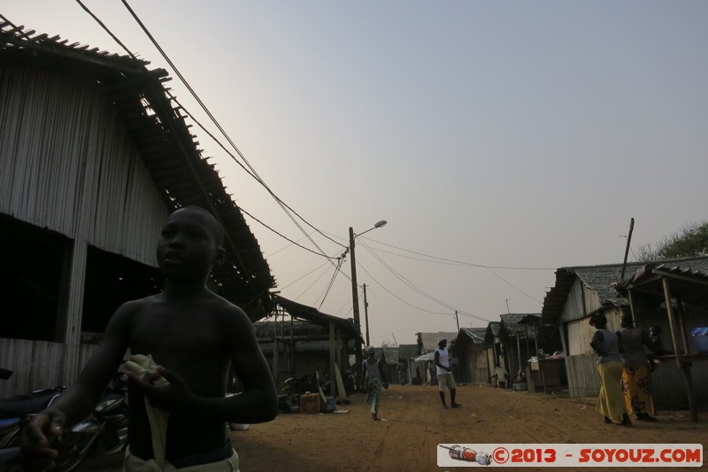 Assinie - Assouinde village
Mots-clés: CIV CÃ´te d&#039;Ivoire Sud-Como plage Palmier Ebotiam geo:lat=5.15928077 geo:lon=-3.46415877 geotagged