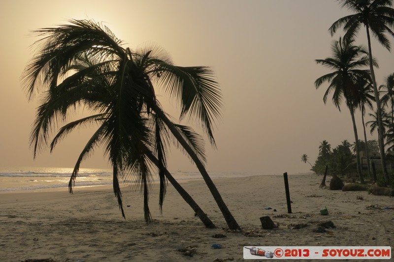 Assinie - Coucher de Soleil
Mots-clés: CIV CÃ´te d&#039;Ivoire Sud-Como plage Palmier mer sunset Ebotiam geo:lat=5.15743220 geo:lon=-3.45833838 geotagged