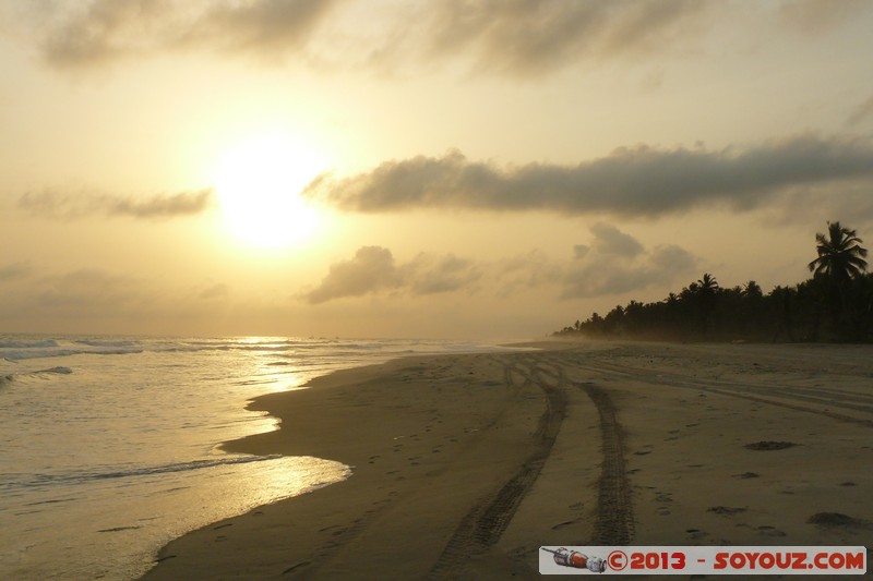 Assinie - Coucher de Soleil
Mots-clés: plage mer sunset