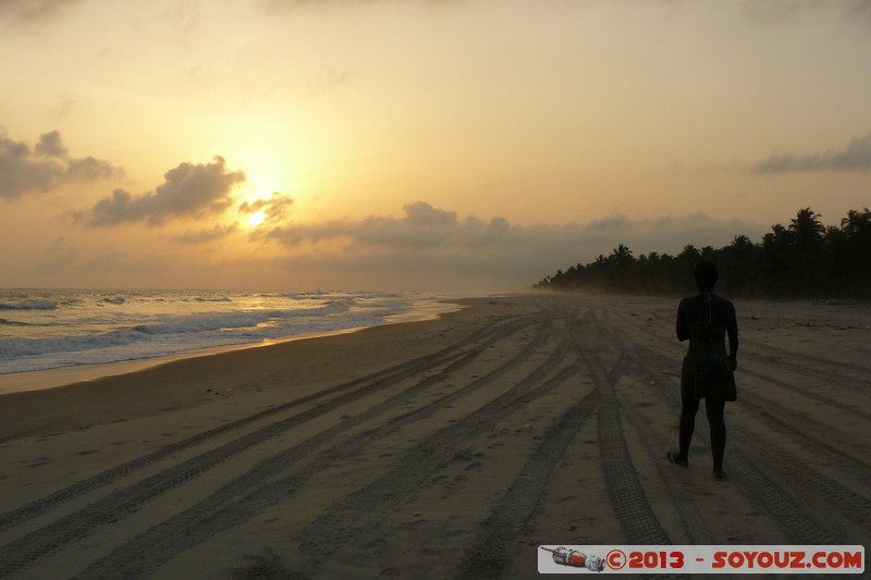 Assinie - Coucher de Soleil
Mots-clés: plage mer sunset