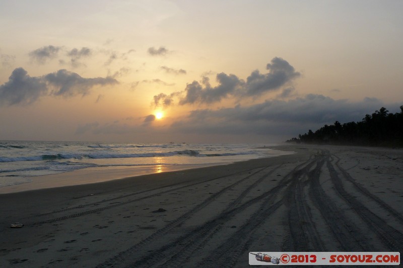 Assinie - Coucher de Soleil
Mots-clés: plage mer sunset