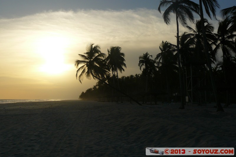 Assinie - Coucher de Soleil
Mots-clés: CIV CÃ´te d&#039;Ivoire geo:lat=5.15501590 geo:lon=-3.44279531 geotagged Sud-Como plage mer sunset